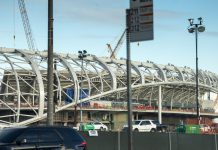 American Airlines unveiled as inaugural sponsor of LA stadium