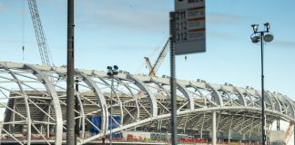 American Airlines unveiled as inaugural sponsor of LA stadium