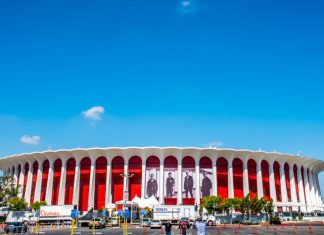 Los Angeles Clippers seal $400m Forum Arena purchase