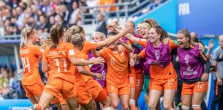 NOS seals multi-platform deal for Dutch women’s football The Netherlands women's national football team celebrate together