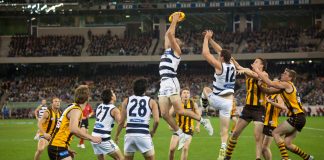 AFL extends Foxtel and Telstra broadcast deal to 2024