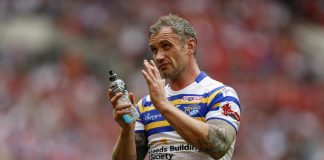 Rugby league icon Jamie Peacock unveils mental wellbeing programme Jamie Peacock claps Leeds Rhinos fans