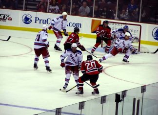 NHL looks to increase revenues through helmet sponsorships