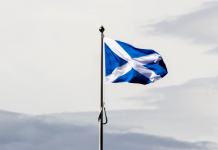 Alex McLeish helps problem gamblers in Glasgow with GamCare