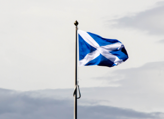 Alex McLeish helps problem gamblers in Glasgow with GamCare