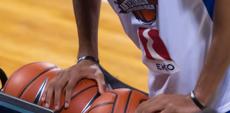Bulls-76ers match becomes first dual-market sports betting telecast for NBC