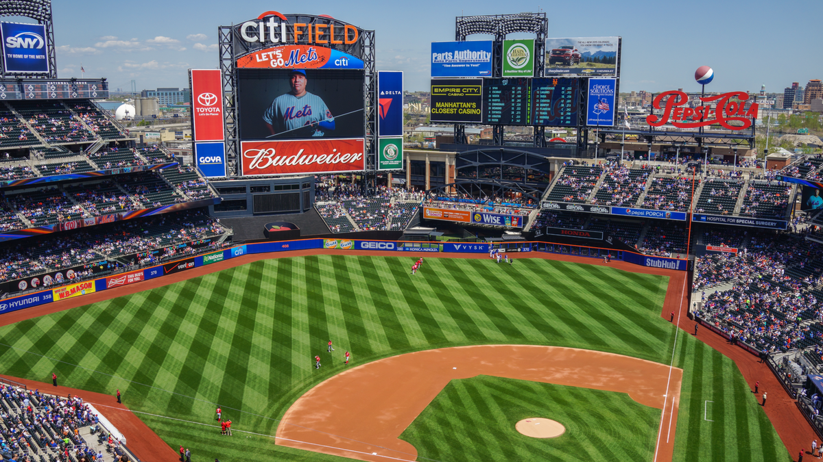 Sports Illustrated Top Models Take Over New York Mets' Citi Field For  Special Reason - EssentiallySports