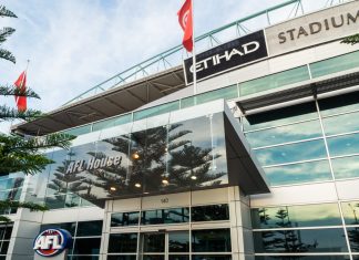 AFL pens historic $4.5bn broadcasting deal with Foxtel and Seven Network