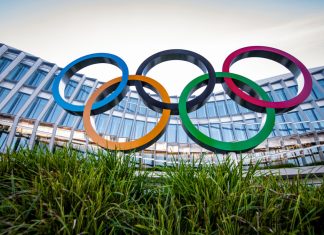 IOC remains defiant amidst calls to ban Russian and Belarusian athletes