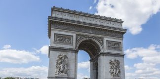 NBC agrees deal to broadcast Tour de France for another six years