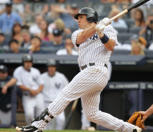 Steinbrenner family sells 4% Yankees stake in Apollo deal New York Yankees