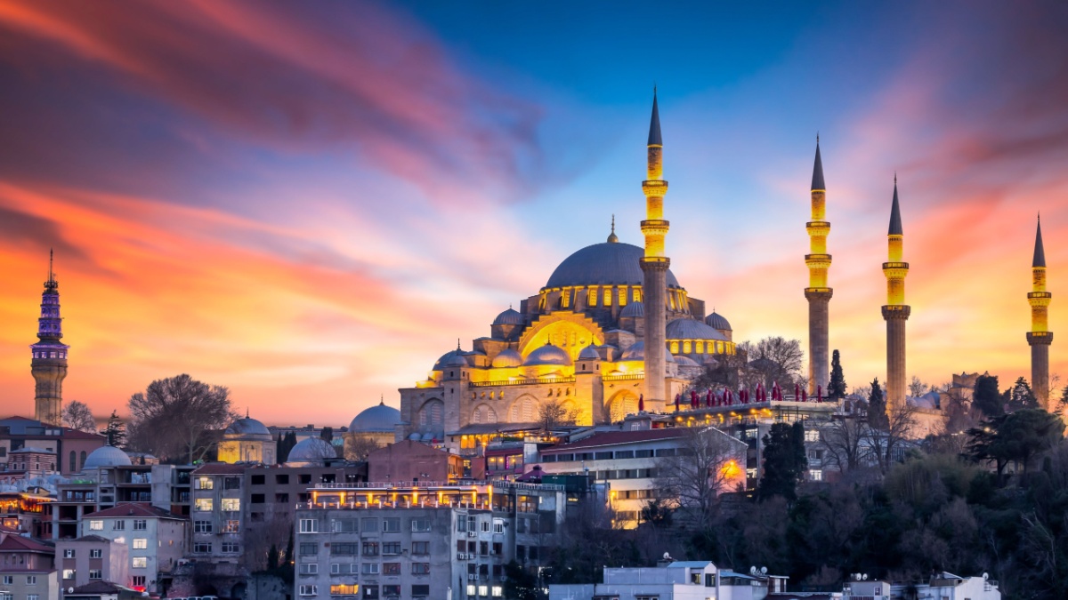 Suleymaniye Mosque Ottoman imperial mosque at sunset.