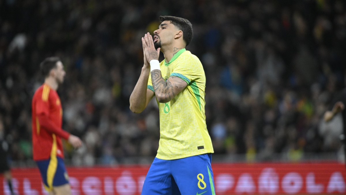 Madrid-Spain, March 26, 2024, Player Lucas Paqueta in action during a match between the Brazilian national team and the Spanish national team, at the Santiago Bernabeu stadium.