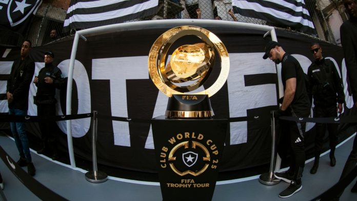Rio de Janeiro, Rio de Janeiro, Brasil - May 02, 2025. FIFA Club World Cup Tour - In the Travessa Bastos community with Botafogo players.