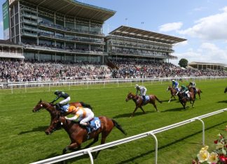 What’s behind the UK’s horse racing strike? Image of horse racing at York Races in 2022