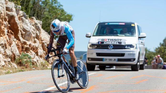 Image of a AG2R Mondial rider during the tour de France following Decathlon's ownership announcement