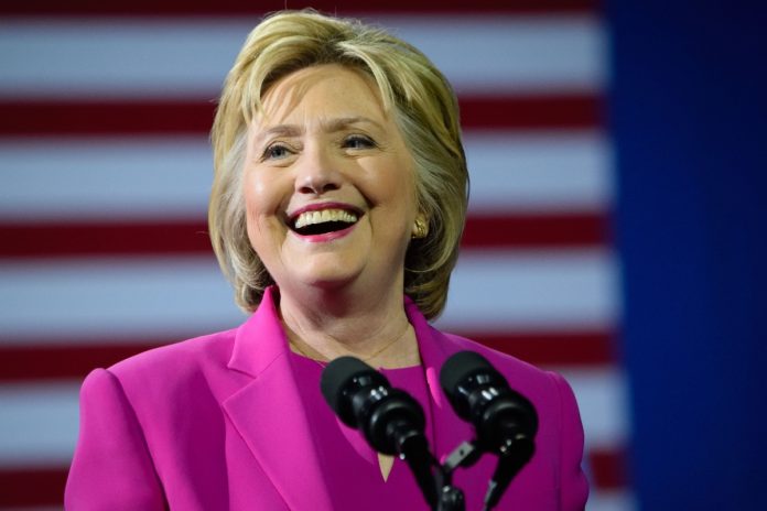 Hillary Clinton shows support to WNBA protest
