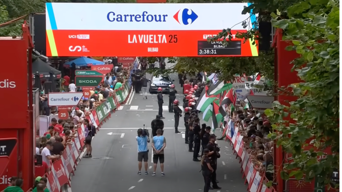 Image of La Vuelta Stage 11 finish line