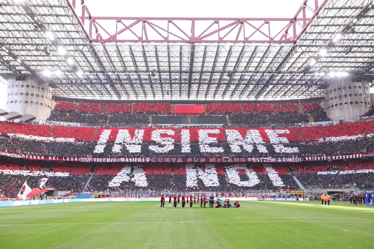 Campamentos de Fútbol AC Milan 2026 | Campamentos de Fútbol Elite Italia, image size:1200x800