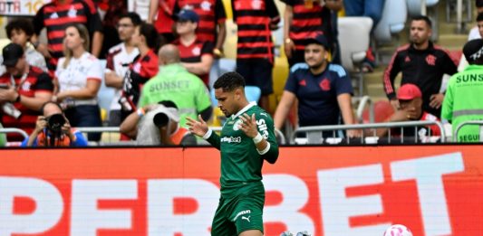 Rio de Janeiro-Brazil, October 19, 2025 Brazilian Football Championship. Match between the teams of Flamengo and Palmeiras at the Maracanã stadium