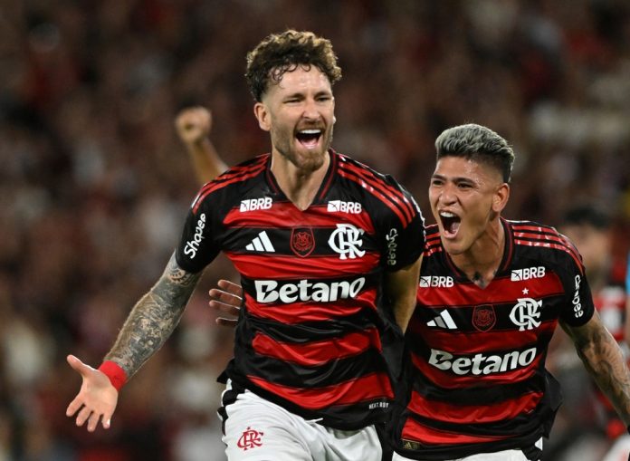 Rio de Janeiro, Brazil, November 9, 2025. Brazilian Football Championship, match between Flamengo and Santos at the Maracanã stadium.Player Leo Pereira