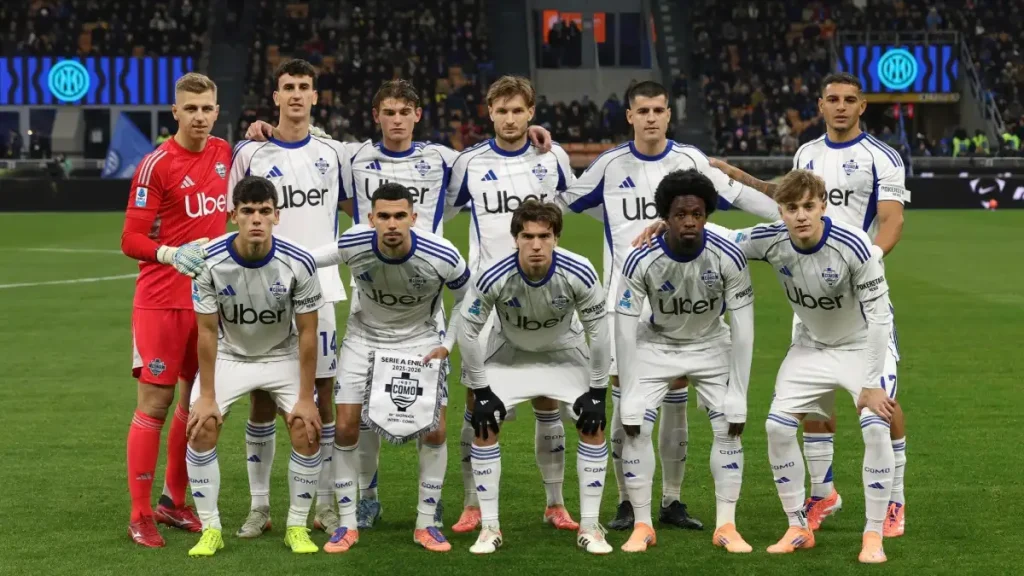 team of Como 1907 in center field for team photo and match presentation during soccer game FC Inter vs Como 1907, FIFA.