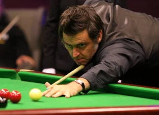 Ronnie O’Sullivan’s choice of chalk prompts calls for regulation Ronnie O’Sullivan participates in snooker show The Eleven 30 Series 2017 against Stephen Hendry.