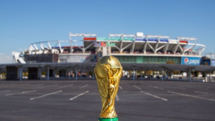 World Cup FIFA World Cup 2026, Fox in ad-break debate.
