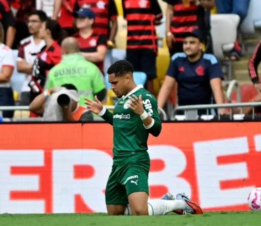 Sports betting ads compared to cigarette marketing in Brazil Match between Flamengo and Palmeiras in Brazil with sports betting ad shown.
